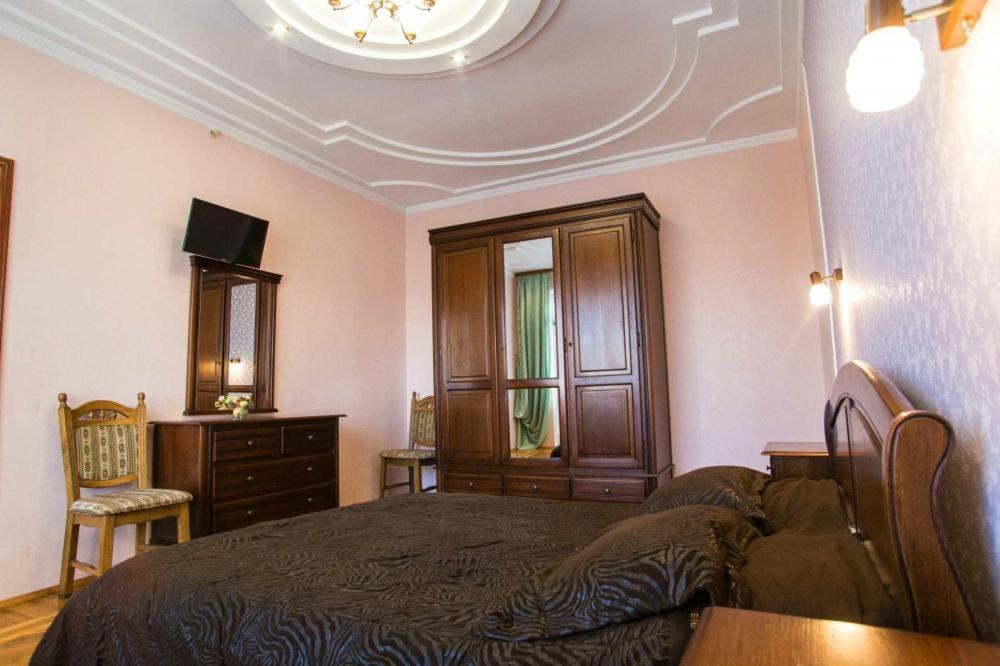Hotel Complex Uhnovych Ternopil Extérieur photo