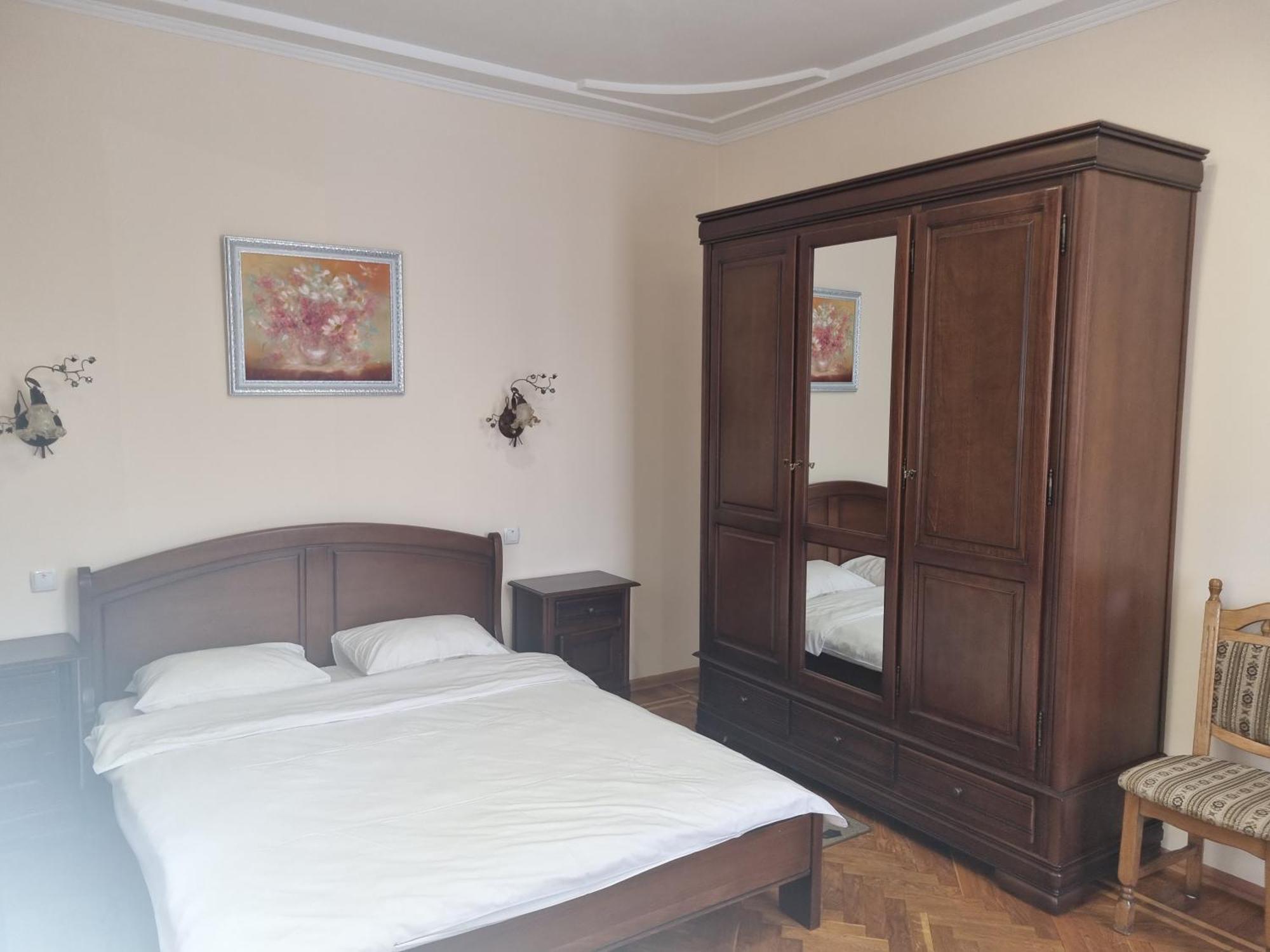 Hotel Complex Uhnovych Ternopil Extérieur photo