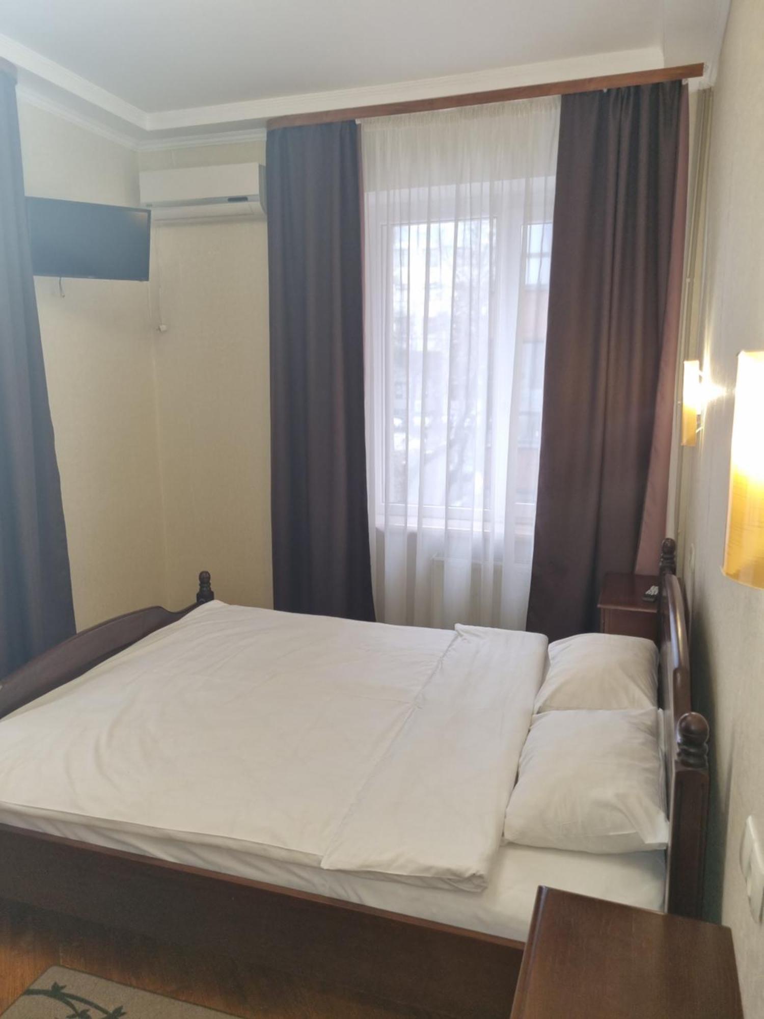 Hotel Complex Uhnovych Ternopil Chambre photo