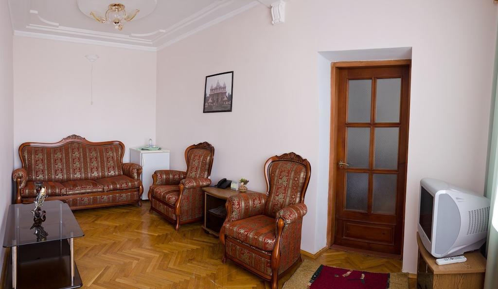 Hotel Complex Uhnovych Ternopil Chambre photo